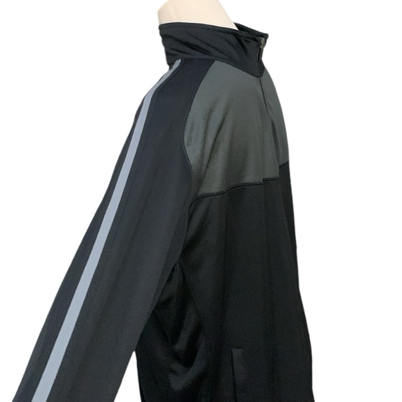 Nike lightweight full zip black and grey jacket with pockets - Picture 3 of 13